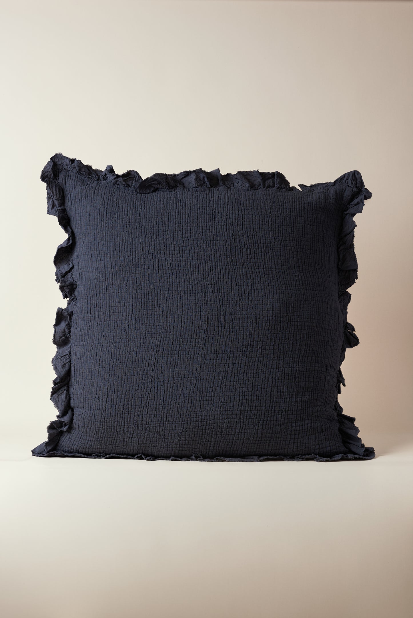 TAIE DE COUSSIN VOLANTÉE
