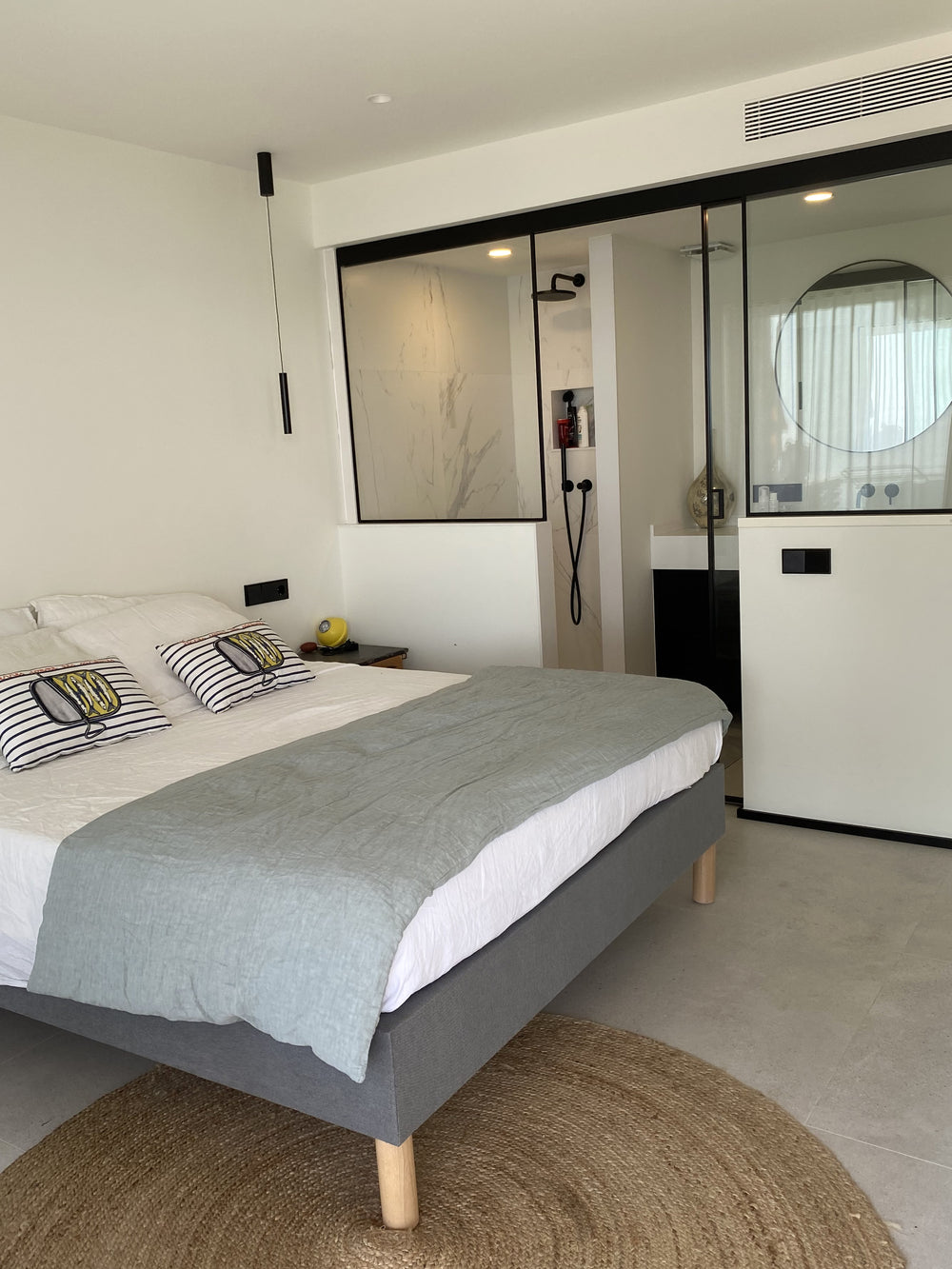 Une des chambres de l’appartement